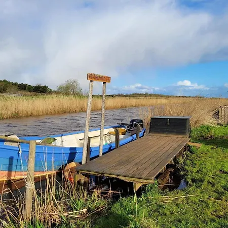 4 Person In Hemmet-by Traum *