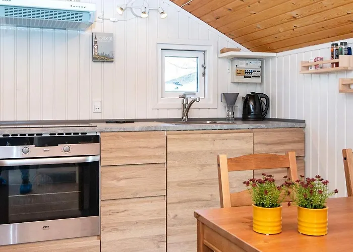 4 Person In Hemmet-by Traum Hemmet
