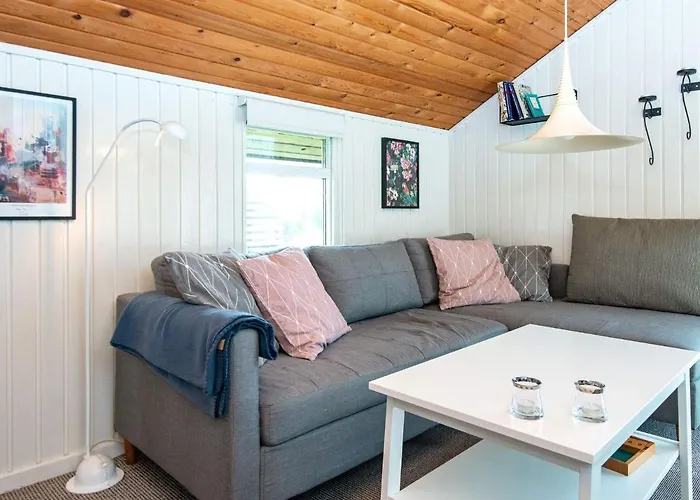 4 Person In Hemmet-by Traum * Hemmet